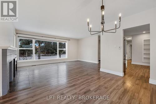 9 Elizabeth Avenue, Kingston (West Of Sir John A. Blvd), ON - Indoor Photo Showing Living Room