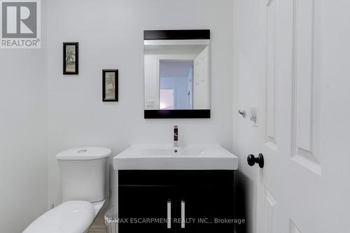 2197 Donald Road, Burlington, ON - Indoor Photo Showing Bathroom