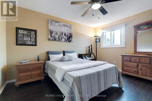 2197 Donald Road, Burlington, ON - Indoor Photo Showing Bedroom