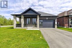 2 SEATON CRESCENT  Tillsonburg, ON N4G 0J8