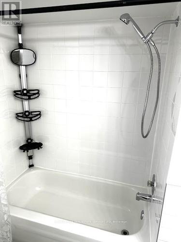 35 Karen Crescent, Hamilton, ON - Indoor Photo Showing Bathroom