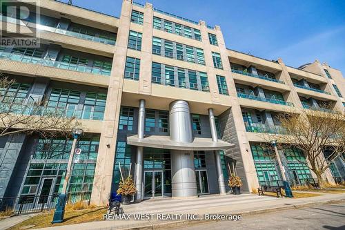 333 - 380 MACPHERSON AVENUE  Toronto, ON M4V 3E3