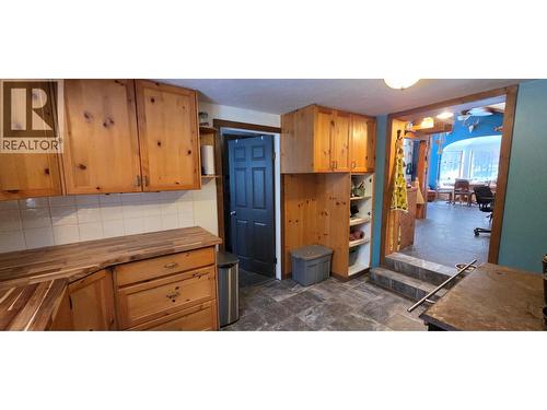 8525 Pretty Road, Cranbrook, BC - Indoor