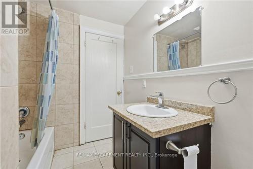 2 Gary Avenue, Hamilton, ON - Indoor Photo Showing Bathroom