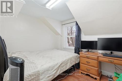 2 Gary Avenue, Hamilton, ON - Indoor Photo Showing Bedroom
