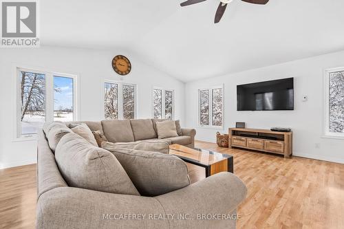 25 Jones Street, Stone Mills (Stone Mills), ON - Indoor Photo Showing Living Room