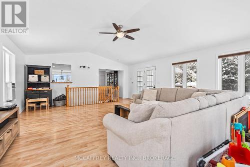 25 Jones Street, Stone Mills (Stone Mills), ON - Indoor Photo Showing Living Room