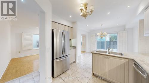 84 Mendocino Drive, Vaughan, ON - Indoor Photo Showing Kitchen With Double Sink With Upgraded Kitchen