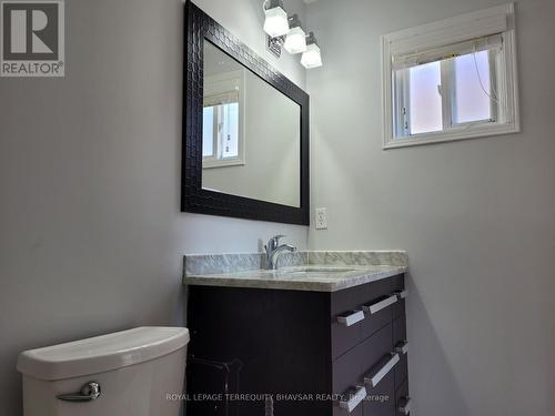 5232 Alicante Street, Mississauga, ON - Indoor Photo Showing Bathroom