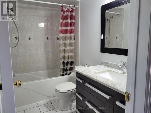 5232 Alicante Street, Mississauga, ON - Indoor Photo Showing Bathroom