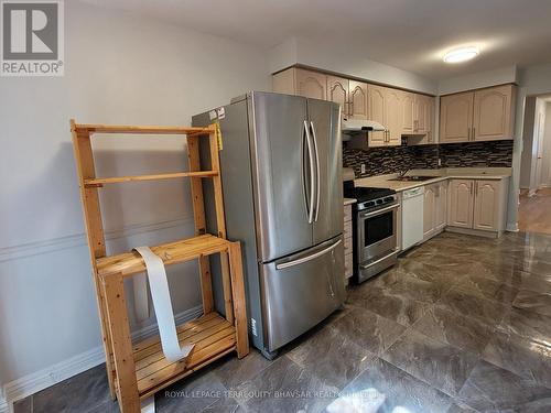 5232 Alicante Street, Mississauga, ON - Indoor Photo Showing Kitchen With Stainless Steel Kitchen