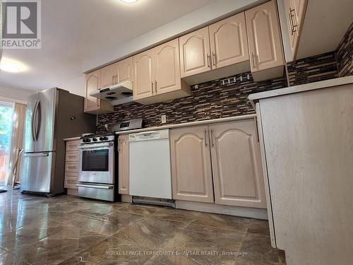 5232 Alicante Street, Mississauga, ON - Indoor Photo Showing Kitchen
