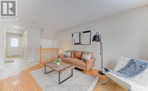 141 Mountain Laurel Crescent, Kitchener, ON - Indoor Photo Showing Living Room