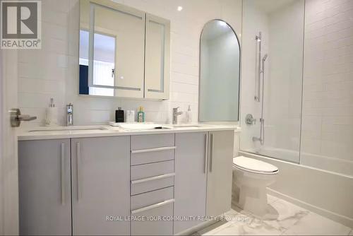 4907 - 8 Cumberland Street, Toronto, ON - Indoor Photo Showing Bathroom