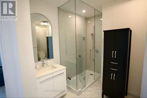 4907 - 8 Cumberland Street, Toronto, ON - Indoor Photo Showing Bathroom