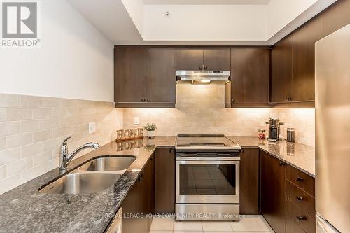 412 - 54 Koda Street, Barrie, ON - Indoor Photo Showing Kitchen With Stainless Steel Kitchen With Double Sink With Upgraded Kitchen