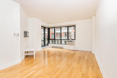 Salon - 310-400 Rue De L'Inspecteur, Montréal (Le Sud-Ouest), QC - Indoor Photo Showing Other Room