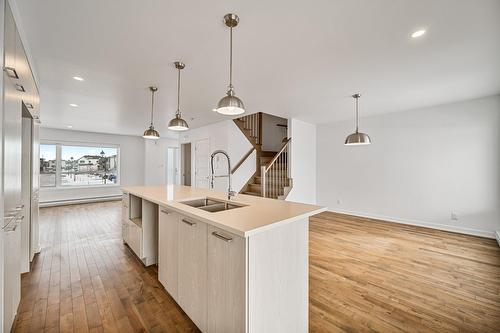 Cuisine - 1009 Rue Armand-Daigle, Beloeil, QC - Indoor Photo Showing Kitchen With Double Sink With Upgraded Kitchen