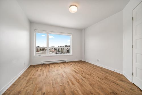 Chambre à coucher principale - 1009 Rue Armand-Daigle, Beloeil, QC - Indoor Photo Showing Other Room