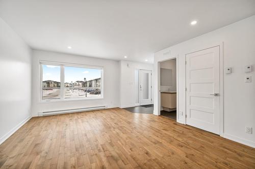 Salon - 1009 Rue Armand-Daigle, Beloeil, QC - Indoor Photo Showing Living Room