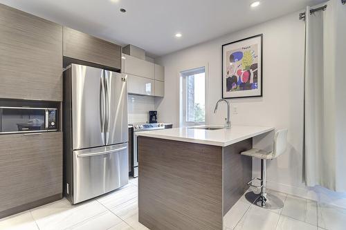 416-2001 Av. Beaconsfield  Montréal (Côte-Des-Neiges/Notre-Dame-De-Grâce), QC H4A 2G7