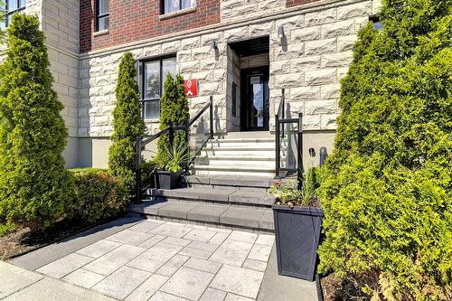 Exterior entrance - 315-2001 Av. Beaconsfield, Montréal (Côte-Des-Neiges/Notre-Dame-De-Grâce), QC - Outdoor