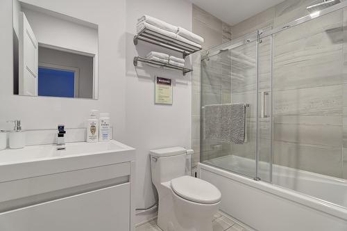 Bathroom - 315-2001 Av. Beaconsfield, Montréal (Côte-Des-Neiges/Notre-Dame-De-Grâce), QC - Indoor Photo Showing Bathroom