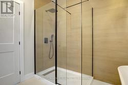 Primary bedroom 5-piece ensuite - 