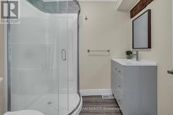 bonus 2nd 3 piece bath off  bonus room at back - 