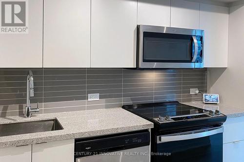 #25 - 30 Tretti Way, Toronto, ON - Indoor Photo Showing Kitchen