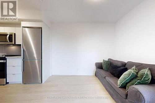 #25 - 30 Tretti Way, Toronto, ON - Indoor Photo Showing Kitchen