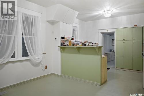 1124 Victoria Avenue, Regina, SK - Indoor