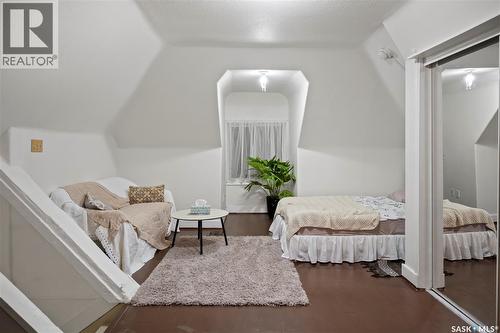1124 Victoria Avenue, Regina, SK - Indoor Photo Showing Bedroom