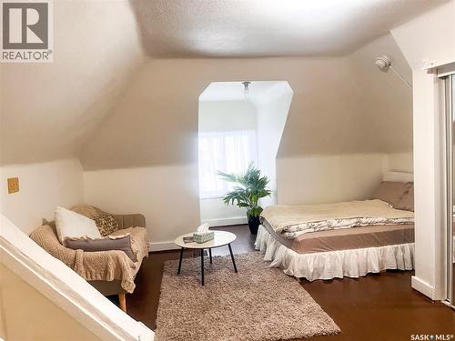1124 Victoria Avenue, Regina, SK - Indoor Photo Showing Bedroom