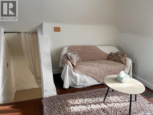 1124 Victoria Avenue, Regina, SK - Indoor Photo Showing Bedroom