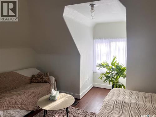 1124 Victoria Avenue, Regina, SK - Indoor Photo Showing Bedroom