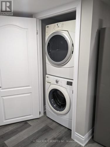 150 Dells Crescent, Brampton, ON - Indoor Photo Showing Laundry Room