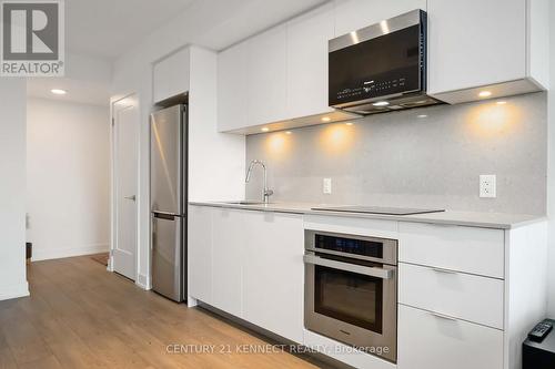 722 - 9 Clegg Road, Markham, ON - Indoor Photo Showing Kitchen