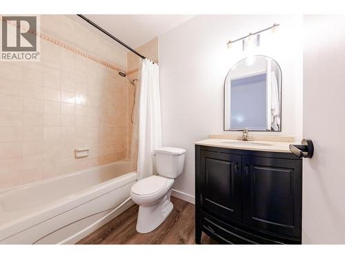 8008 Ash Street, Richmond, BC - Indoor Photo Showing Bathroom