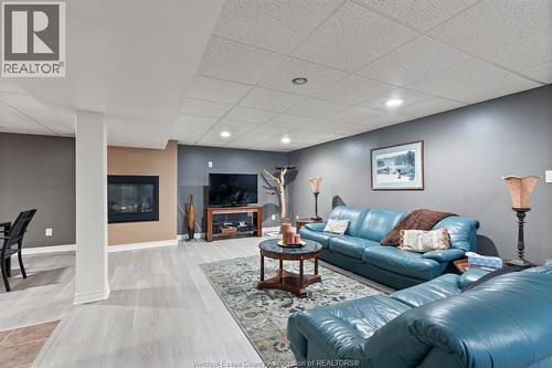 6578 Concession 6 North, Amherstburg, ON - Indoor With Fireplace