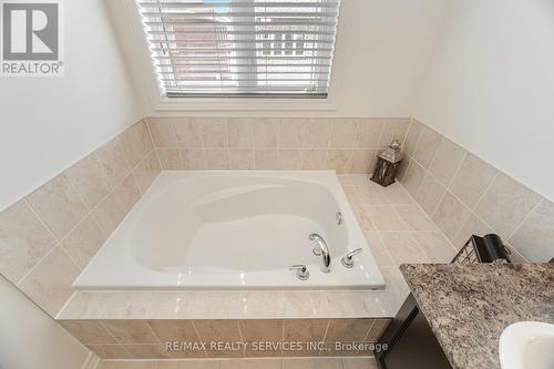 34 Pennycross Crescent, Brampton, ON - Indoor Photo Showing Bathroom