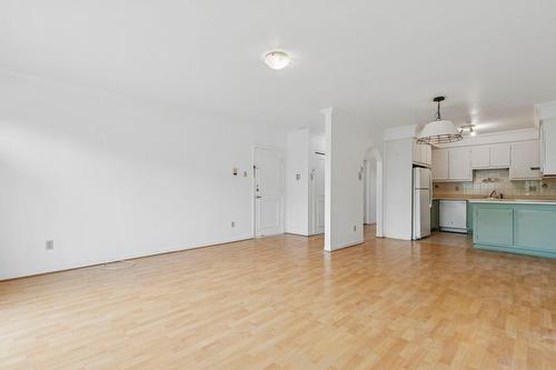 Living room - 104-6772 Av. Papineau, Montréal (Rosemont/La Petite-Patrie), QC - Indoor