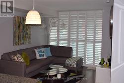 406 - 525 WILSON AVENUE  Toronto, ON M3H 0A7