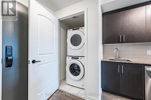 414 - 345 Wheat Boom Drive, Oakville, ON - Indoor Photo Showing Laundry Room