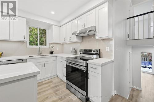 2344 Glastonbury Road, Burlington, ON - Indoor Photo Showing Kitchen