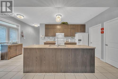 79 Elmbank Trail, Kitchener, ON - Indoor Photo Showing Kitchen
