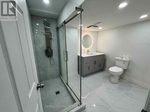 31 Chalone Crescent, Vaughan, ON - Indoor Photo Showing Bathroom