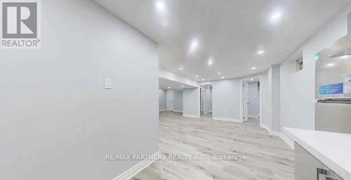 31 Chalone Crescent, Vaughan, ON - Indoor Photo Showing Other Room