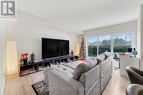 C - 770 March Road, Ottawa, ON - Indoor Photo Showing Living Room