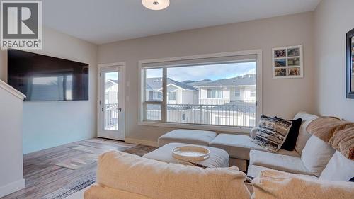 4600 Okanagan Avenue Unit# 26, Vernon, BC - Indoor Photo Showing Living Room